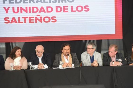 Sáenz convocó a intendentes y legisladores a sumarse al plan federal por más unidad de los salteños